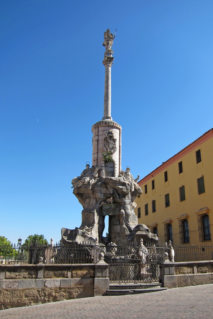 Triunfo de San Rafael Column